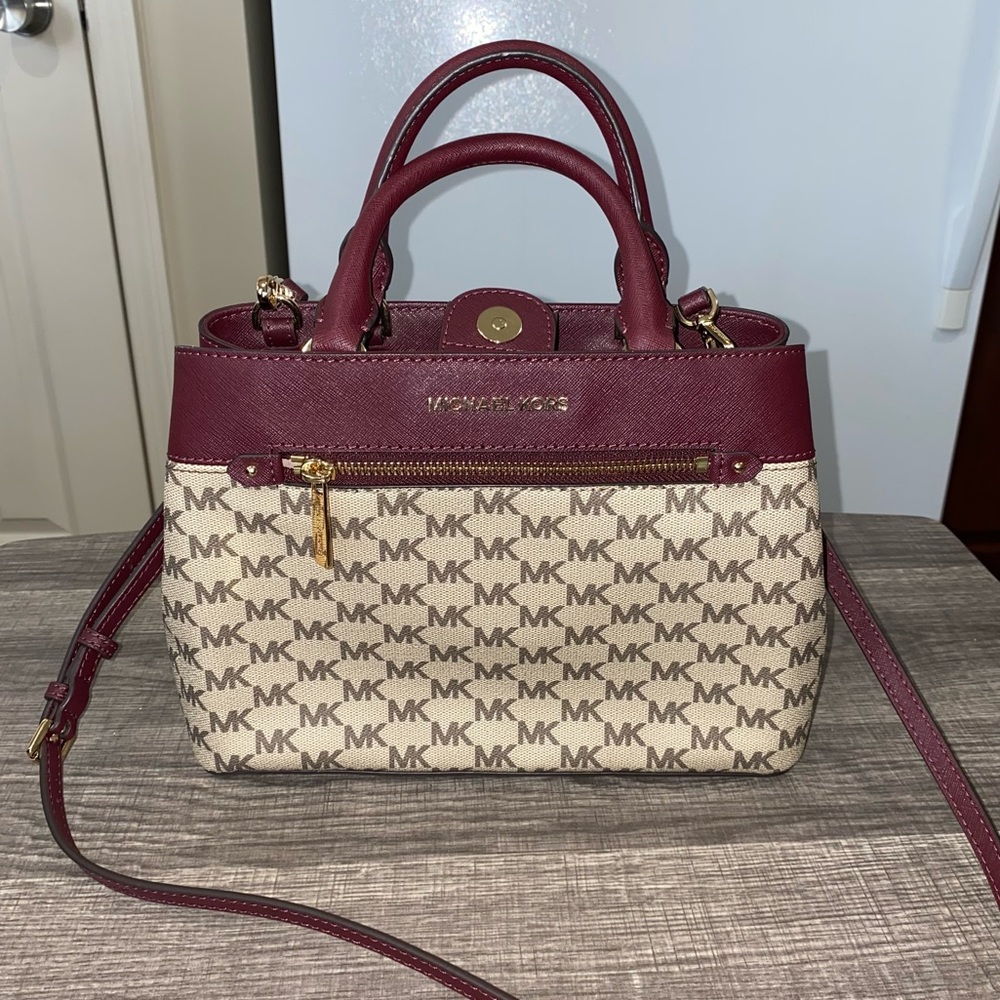 *NWT* Authentic Michael Kors Hailee Satchel Small Handbag in color Merlot.
